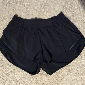 Lululemon Hotty Hot High-Rise Lined Short 2.5"